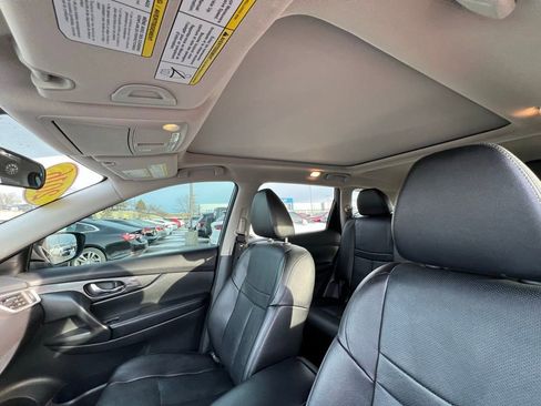 Used 2016 Nissan Rogue SL w/ SL Premium Package image 18