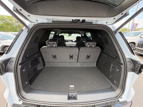 New 2026 Chevrolet Traverse High Country AWD/4WD image 11