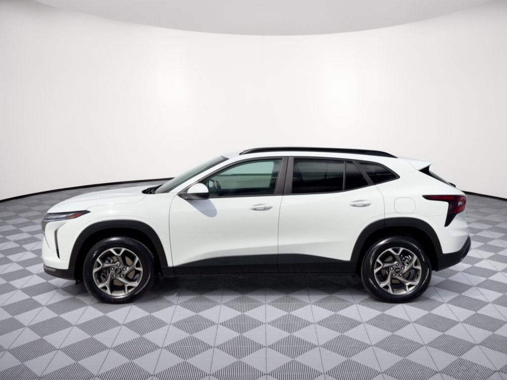 Used 2026 Chevrolet Trax LT w/ Driver Confidence Package FWD image 2