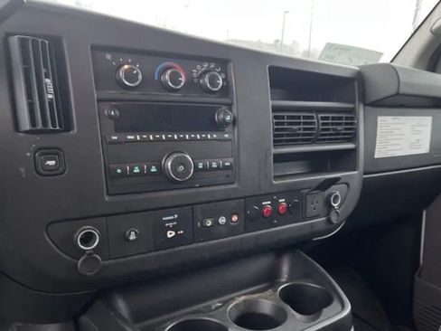 Used 2015 Chevrolet Express 2500 RWD image 13