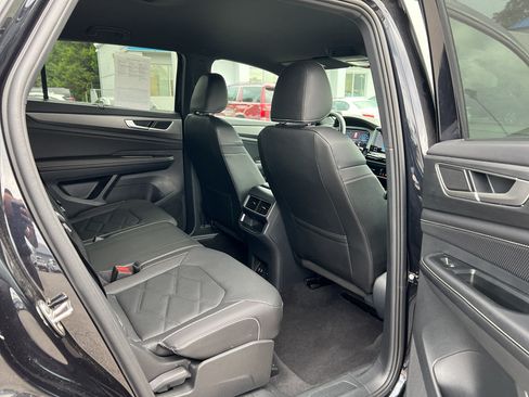 Used 2026 Volkswagen Atlas Cross Sport SE AWD/4WD image 11