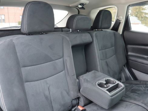 Used 2018 Nissan Murano SV w/ Premium Package image 16