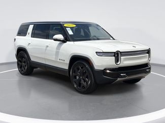 Used 2025 Rivian R1S Adventure AWD/4WD video 1