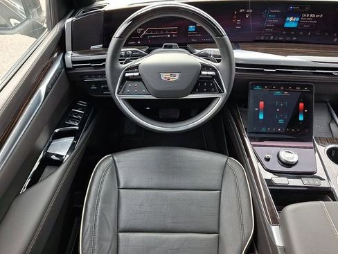 Certified 2025 Cadillac Escalade Premium Luxury image 11