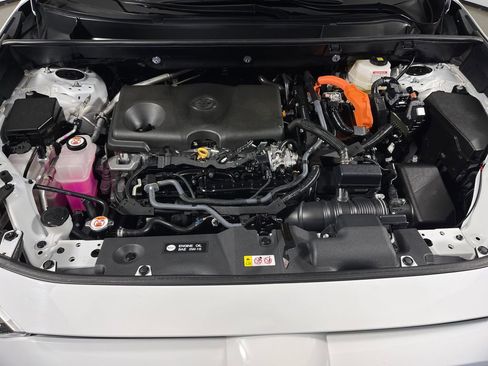 Certified 2025 Toyota RAV4 XLE AWD/4WD image 9