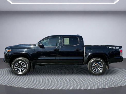 Used 2021 Toyota Tacoma TRD Sport AWD/4WD image 3
