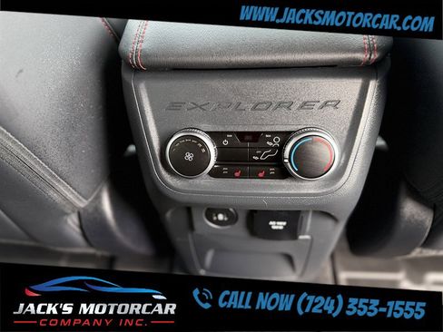 Used 2025 Ford Explorer ST-Line w/ ST-Line Street Pack AWD/4WD image 32