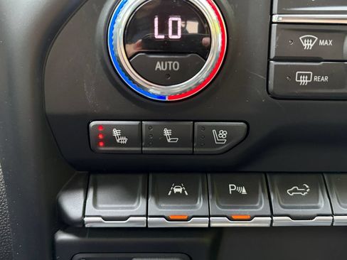 Used 2022 GMC Sierra 1500 Denali w/ Driver Alert Package II AWD/4WD image 28
