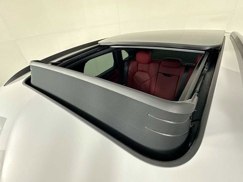 New 2025 Porsche Macan S image 22