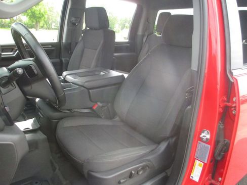 Used 2025 GMC Sierra 2500 SLE w/ SLE Value Package; AWD/4WD image 21