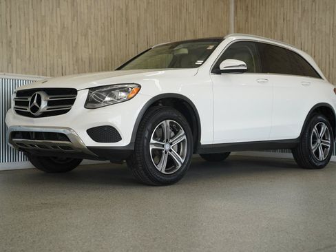 Used 2017 Mercedes-Benz GLC 300 image 4