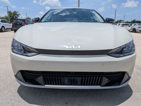 Certified 2024 Kia EV6 Wind w/ Wind Technology Package RWD image 3