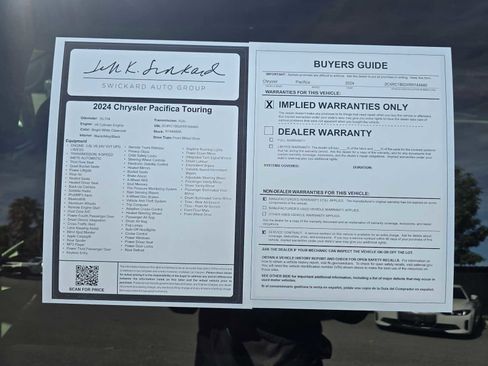 Used 2024 Chrysler Pacifica Touring-L FWD image 19