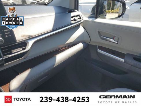 Certified 2021 Toyota Sienna XLE FWD image 35