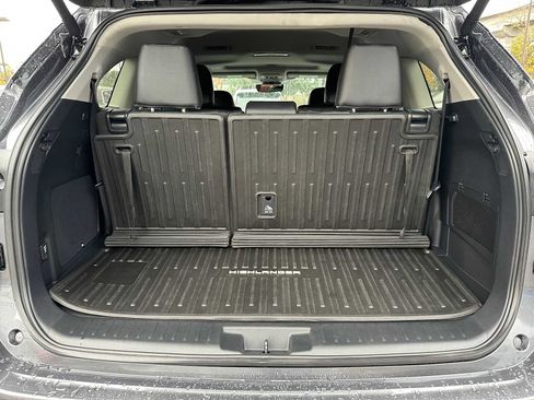 Used 2025 Toyota Highlander Limited image 14