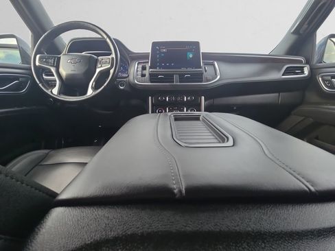 Used 2022 Chevrolet Tahoe Z71 w/ Luxury Package image 11