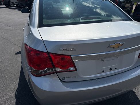 Used 2013 Chevrolet Cruze LS FWD image 20