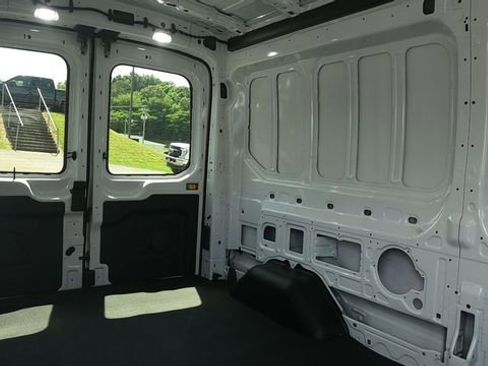 New 2026 Ford Transit 250 148 Medium Roof RWD image 6