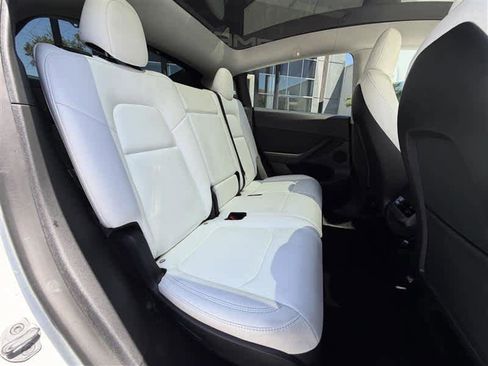 Used 2023 Tesla Model Y Long Range AWD/4WD image 9