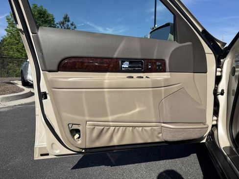 Used 2001 Lincoln LS RWD image 10