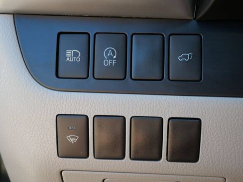 Used 2018 Toyota Highlander XLE AWD/4WD image 24