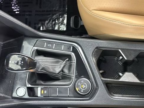 Used 2022 Volkswagen Tiguan SE AWD/4WD image 30