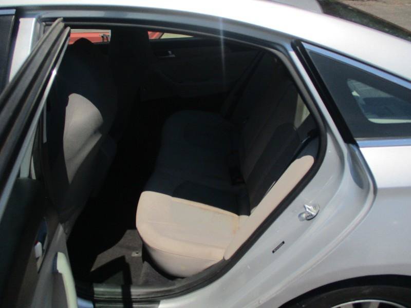 Used 2016 Hyundai Sonata SE FWD image 9