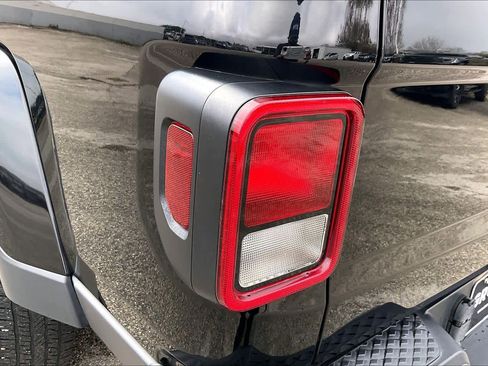 Used 2021 Jeep Gladiator Overland w/ Popular Equipment Package image 26