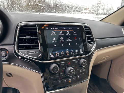 Used 2021 Jeep Grand Cherokee Limited w/ Luxury Group II image 15