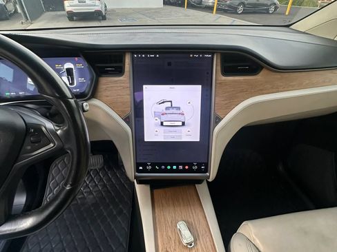 Used 2018 Tesla Model X 75D AWD/4WD image 28