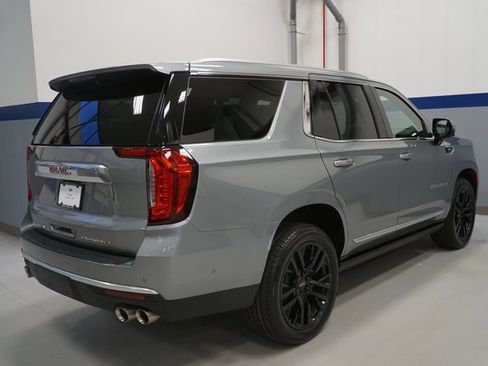 Used 2023 GMC Yukon Denali w/ Advanced Technology Package image 6