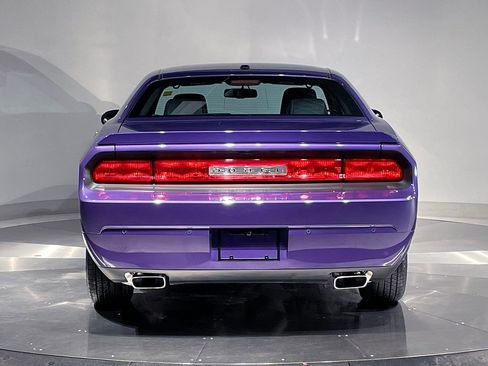 Used 2013 Dodge Challenger R/T RWD image 8
