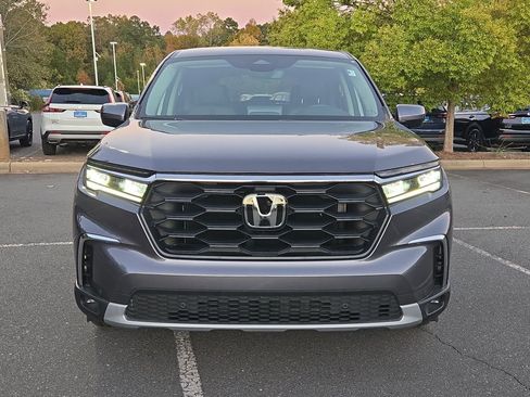 Used 2025 Honda Pilot EX-L image 8