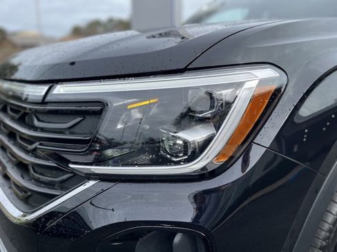 New 2026 Volkswagen Atlas Cross Sport SE image 12