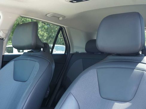 Certified 2024 Kia Niro EX Touring FWD image 10