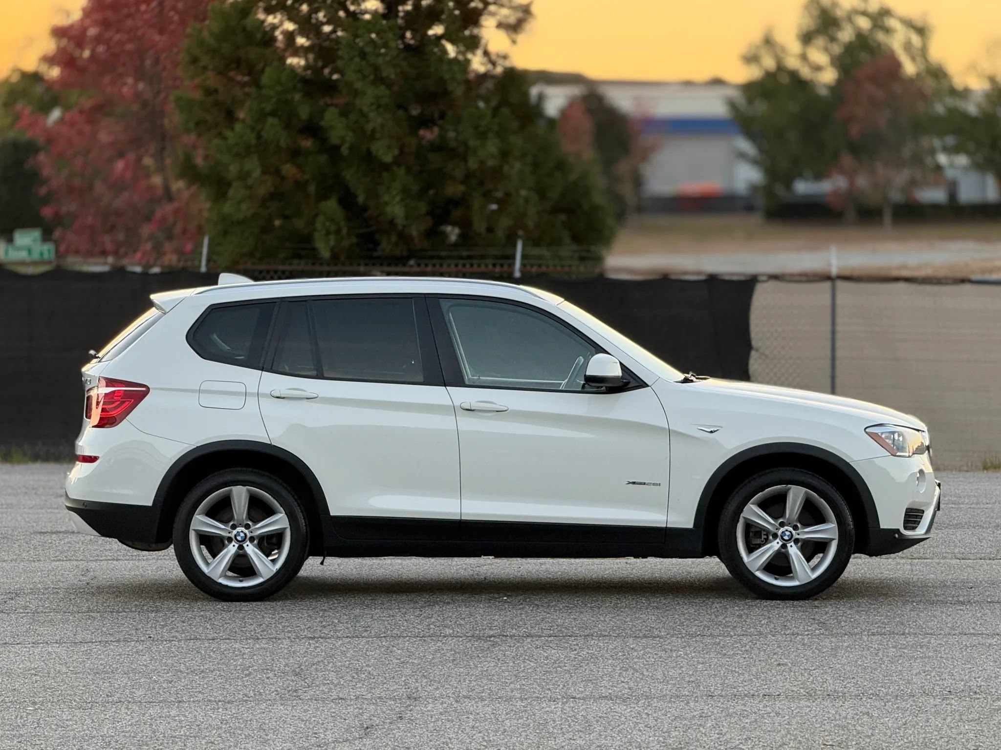 Used 2017 BMW X3 xDrive28i AWD/4WD image 7
