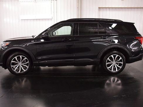 Used 2025 Ford Explorer ST-Line image 4