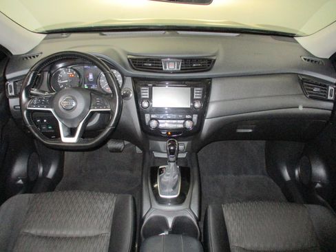 Used 2020 Nissan Rogue SV image 30