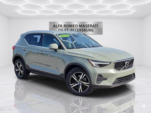 Used 2025 Volvo XC40 B5 Core AWD/4WD 360° Tour