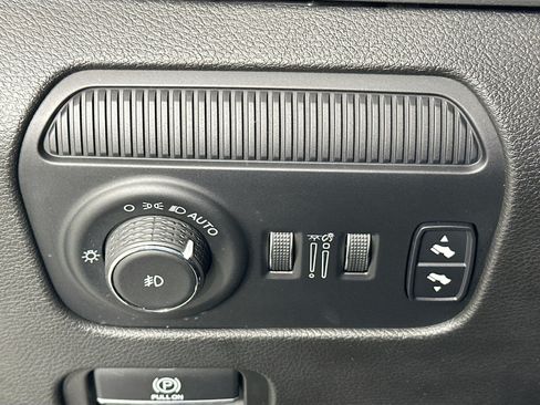 Used 2022 Jeep Wagoneer Series III w/ Flexible Seating Group RWD image 10