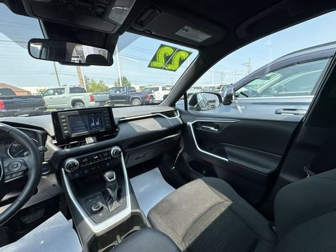 Used 2022 Toyota RAV4 SE w/ Convenience Package AWD/4WD image 11
