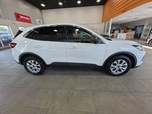 Used 2023 Ford Escape Active w/ Tech Pack #1 AWD/4WD image 6