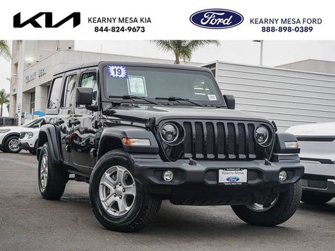 Used 2018 Jeep Wrangler Unlimited Rubicon AWD/4WD image 1