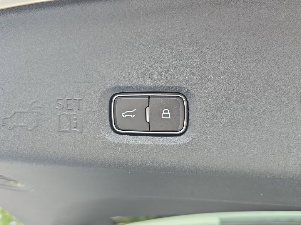 New 2026 Lincoln Navigator Premiere AWD/4WD image 9