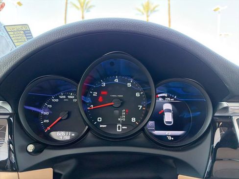 Used 2018 Porsche Macan Sport Edition image 19