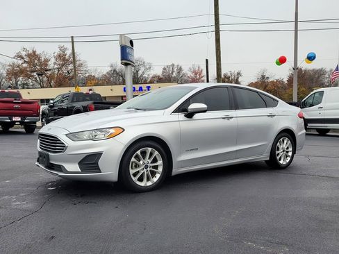 Certified 2019 Ford Fusion SE image 1