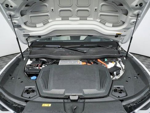 Used 2021 Audi e-tron Prestige w/ Prestige Package image 35