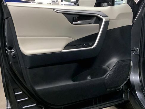 Used 2025 Toyota RAV4 XLE image 22