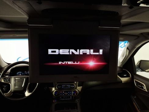 Used 2020 GMC Yukon XL Denali w/ Denali Ultimate Package RWD image 13