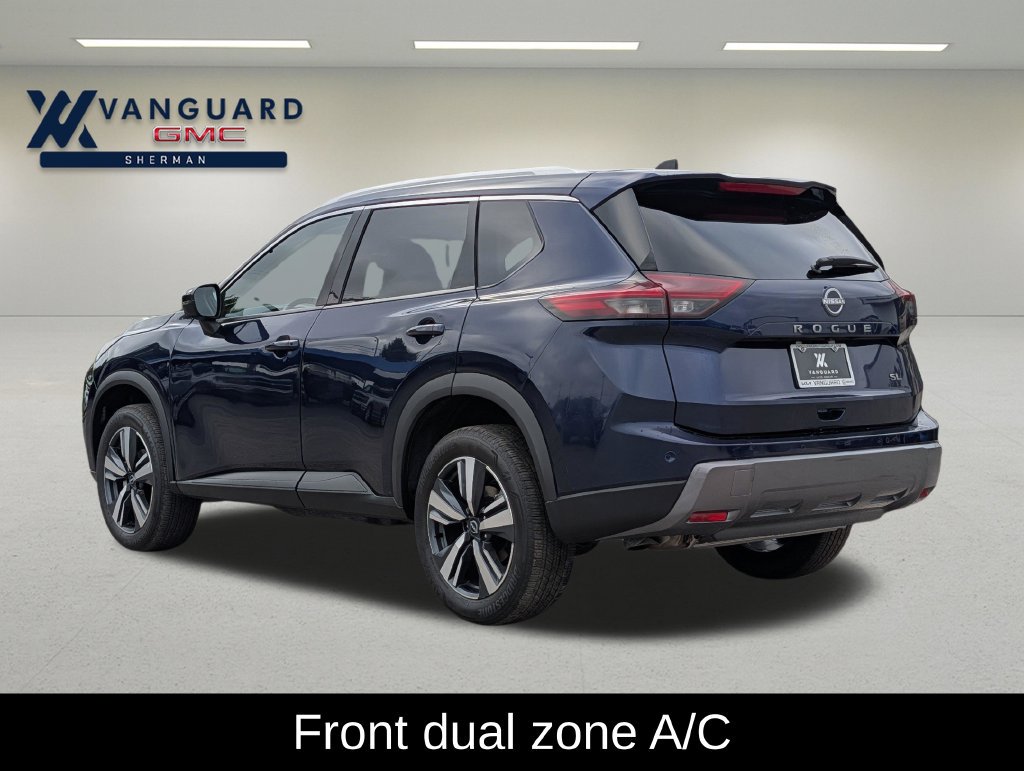 Used 2026 Nissan Rogue SL FWD image 4
